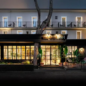 vagabond.riccione-hotels.org/